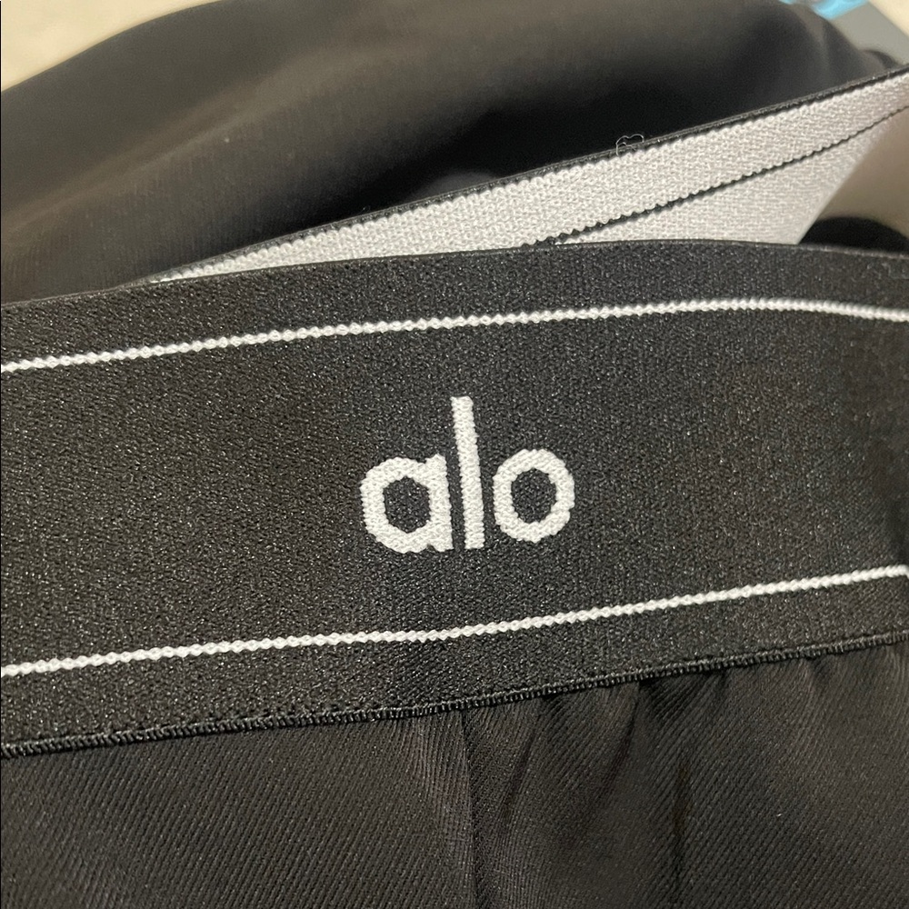 NWT Alo Yoga Black Suit Up Trouser (Long) – Size L - Picture 9 of 10
